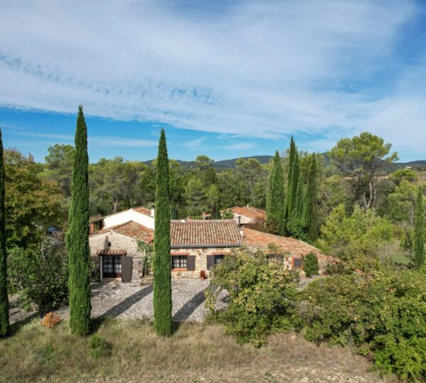 Propriété en pierre Sud Ardèche, proche Barjac