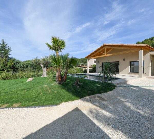 Villa contemporaine à quelques km d'Uzès