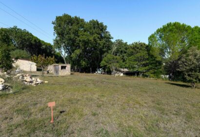 Terrain constructible de 563 m² au calme, à 14 km d’Uzès