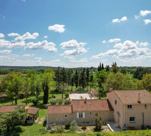 Propriété avec gîte, deux chambres d'Hôtes, environnement exceptionnel !