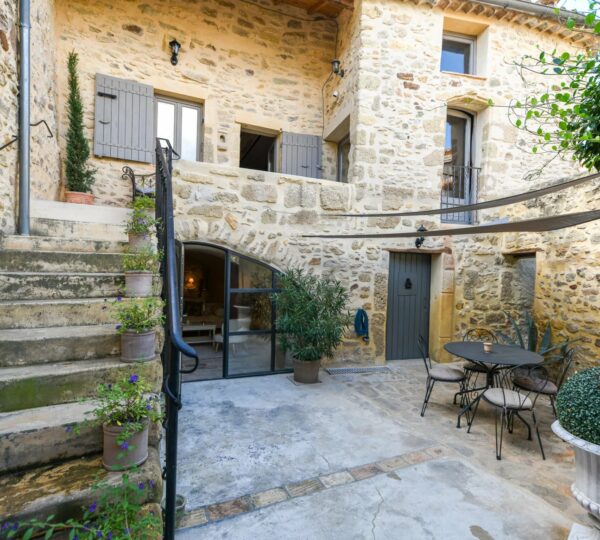 Maison de village en pierre à seulement 10 minutes d'Uzès