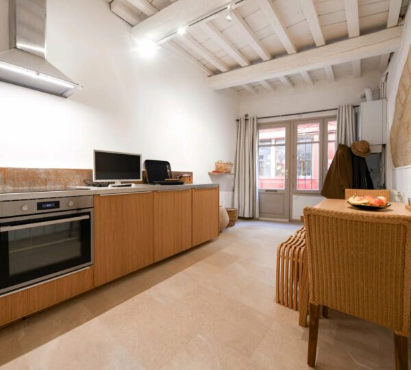 Maison de ville avec terrasse - Uzès -