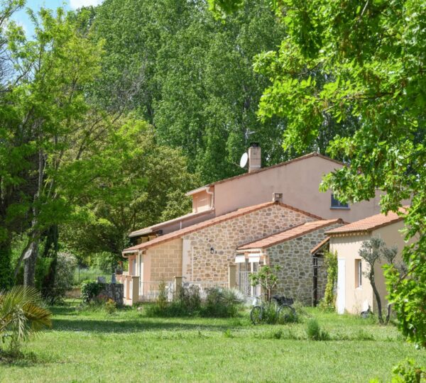 Propriété avec gîte, deux chambres d'Hôtes, environnement exceptionnel !