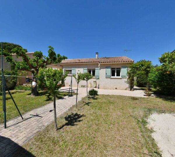 Villa de plain-pied, centre-ville d'Uzès à pied...