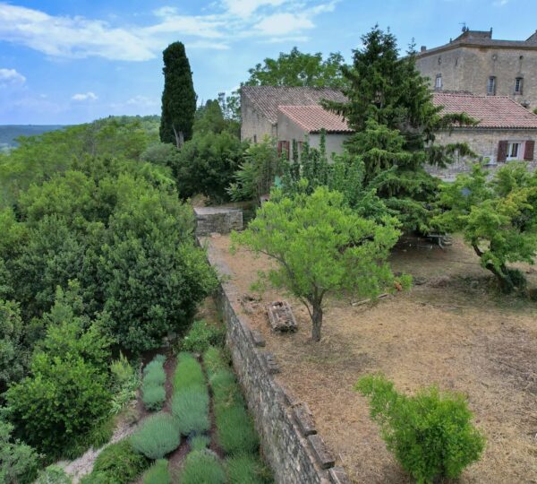 Exclusivité - Maison de village à rénover
