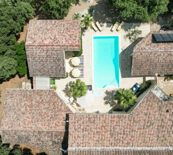 Uzès, à 5km, Villa d'exception au charme atypique - Un écrin de lumière et d'espace !