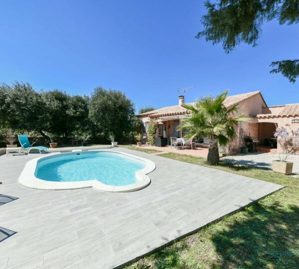 Villa de plain-pied avec piscine - Proche Uzès