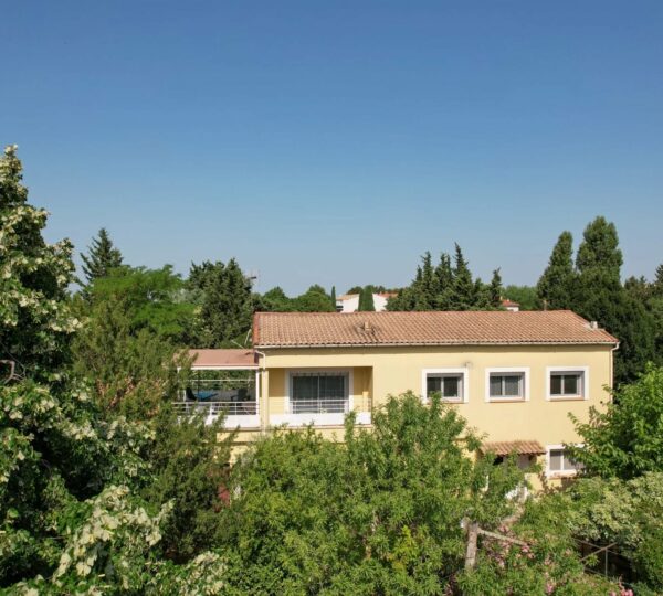 Uzès : Maison avec jardin à 600m du centre historique