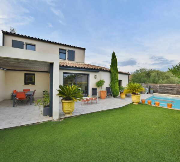 Uzès centre : superbe maison de 148 m² avec jardin et piscine