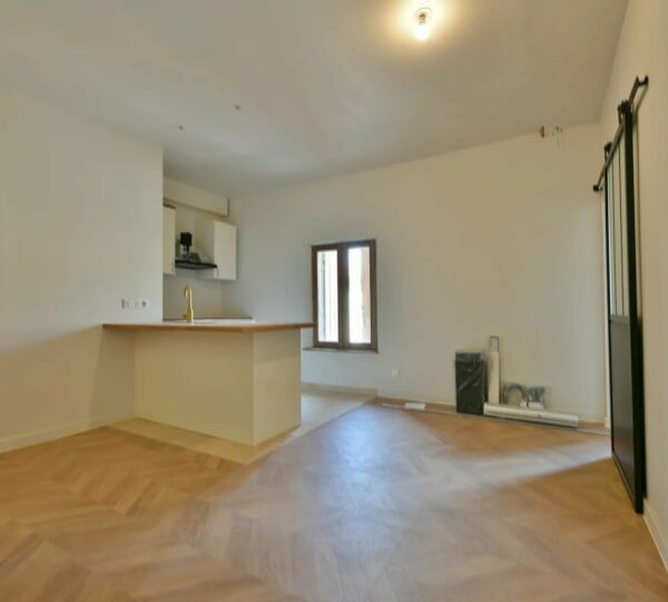 Apartment near the historic center of Uzès