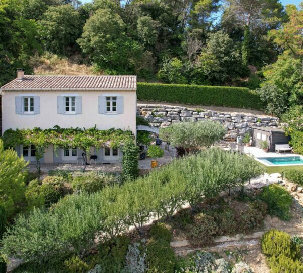 Beautiful 100 m² house with garden and pool, exceptional views