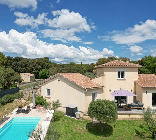 Villa avec piscine, garage à 10 minutes d'Uzès !