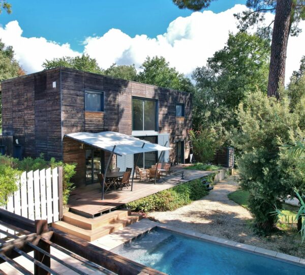 A 10 minutes d'Uzès, Villa de construction bois avec piscine