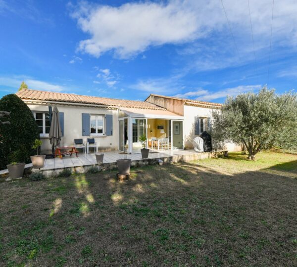 Villa with swimming pool near Uzès