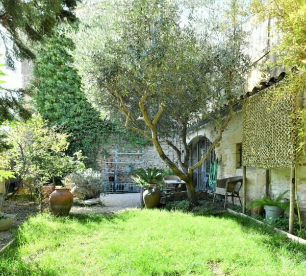 Maison de Village avec Jardin - Proche Pont du Gard