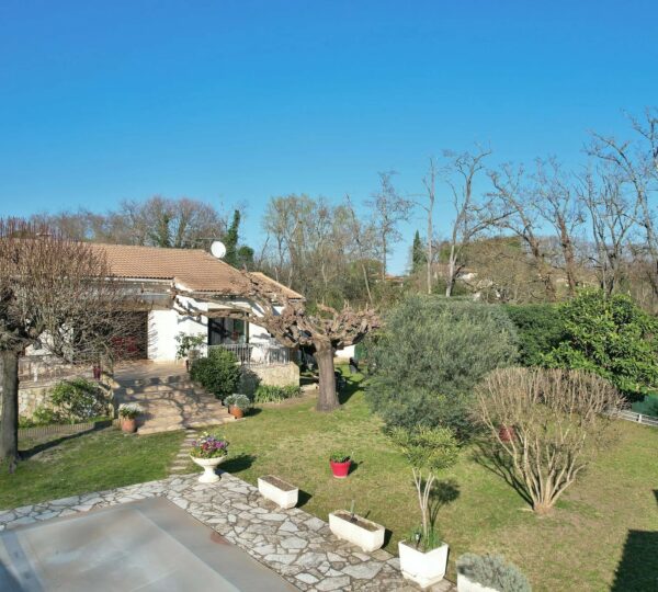 Villa à 3km seulement d'Uzès...