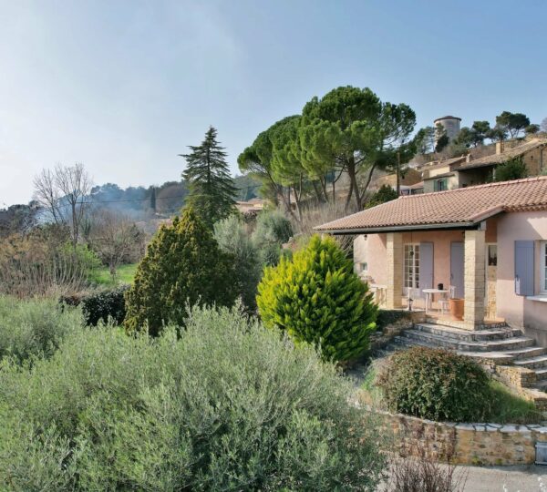 Villa avec gîte et vue splendide à quelques km d'Uzès!