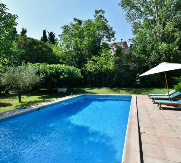 Superbe propriété de caractère, charme et sérénité au cœur du village