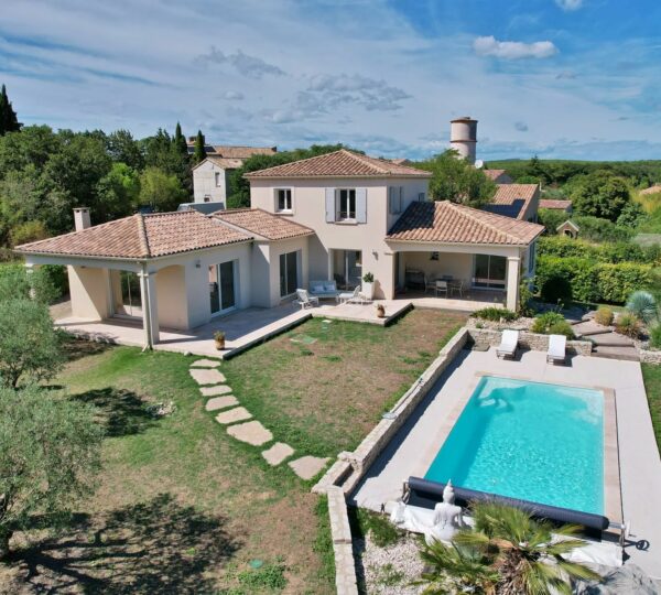 Villa méridionale aux portes d'Uzès