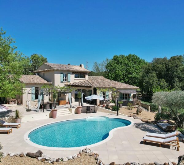 Maison d'architecte proche d'Uzès dans un cadre Bucolique