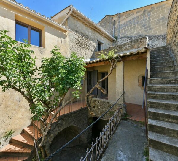 Charmante maison de village en pierre