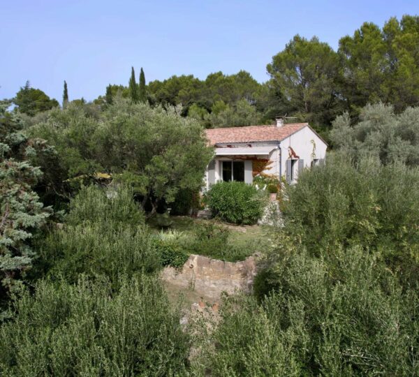 Charmante villa au cœur d'un jardin paysagé et arboré