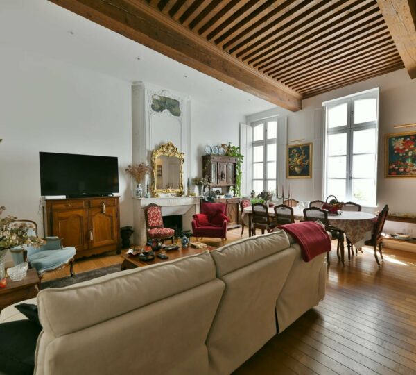 Superbe appartement de caractère au cœur d'Avignon intra-muros