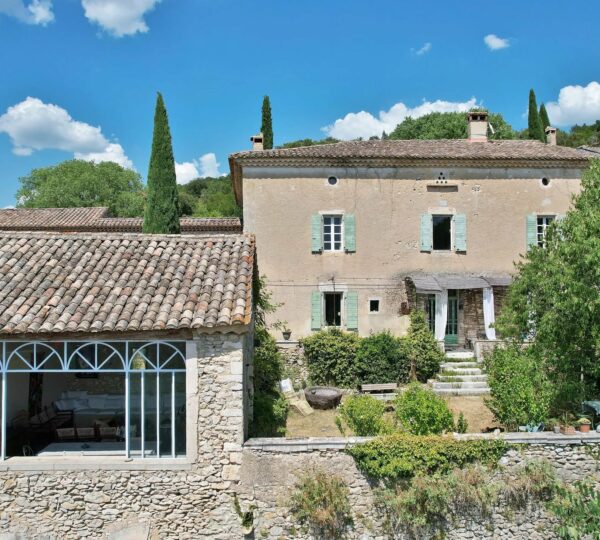 Mas de caractère dans l'un des Plus Beaux Villages de France