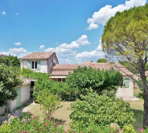 Villa familiale Uzès à pied du centre-ville et des commerces