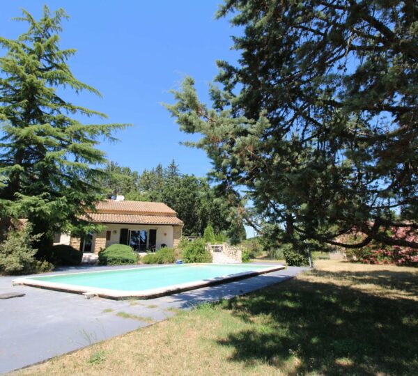 Villa avec piscine, environnement idyllique à 5 minutes d'Uzès!