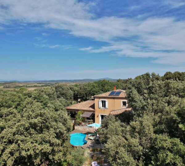 Southern villa with pool between Nîmes and Uzès
