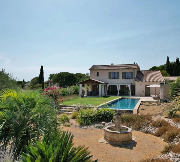 Bastide contemporaine de 160 m² avec couloir de nage