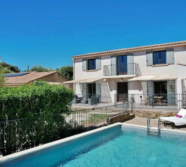 Superbe villa familiale avec piscine – À 8 km d'Uzès