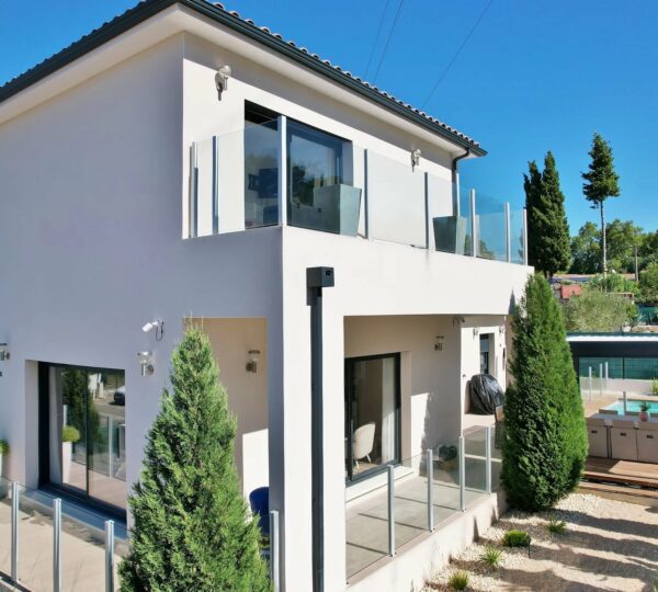 Uzès - Villa contemporaine avec piscine chauffée et jardin